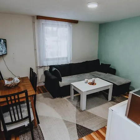 Kiki アパート ヴラシチ